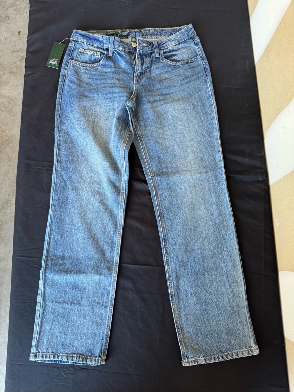 Wild Fable Mid Rise Straight Jeans Medium Wash EasyRigid Denim 32 Inseam NWT